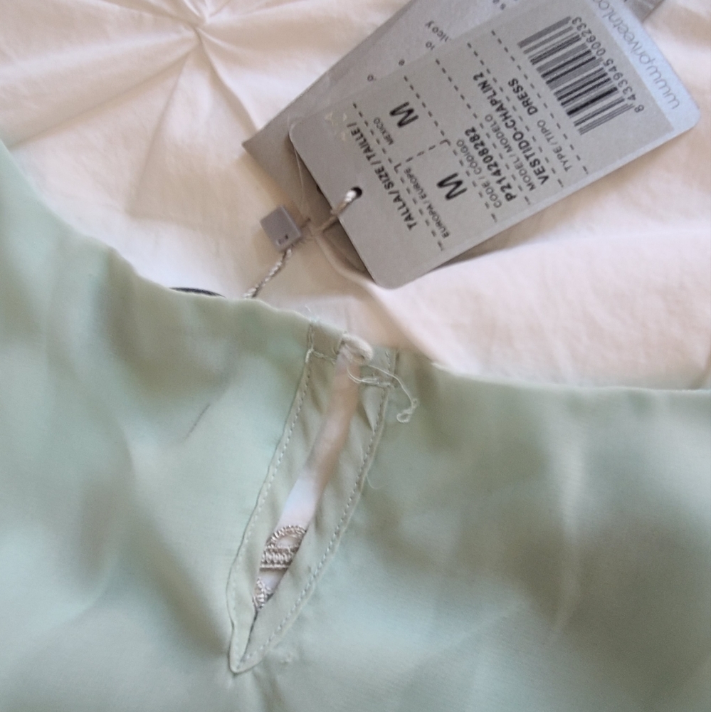 BNWT Privee Gown - M - Picture 5 of 7